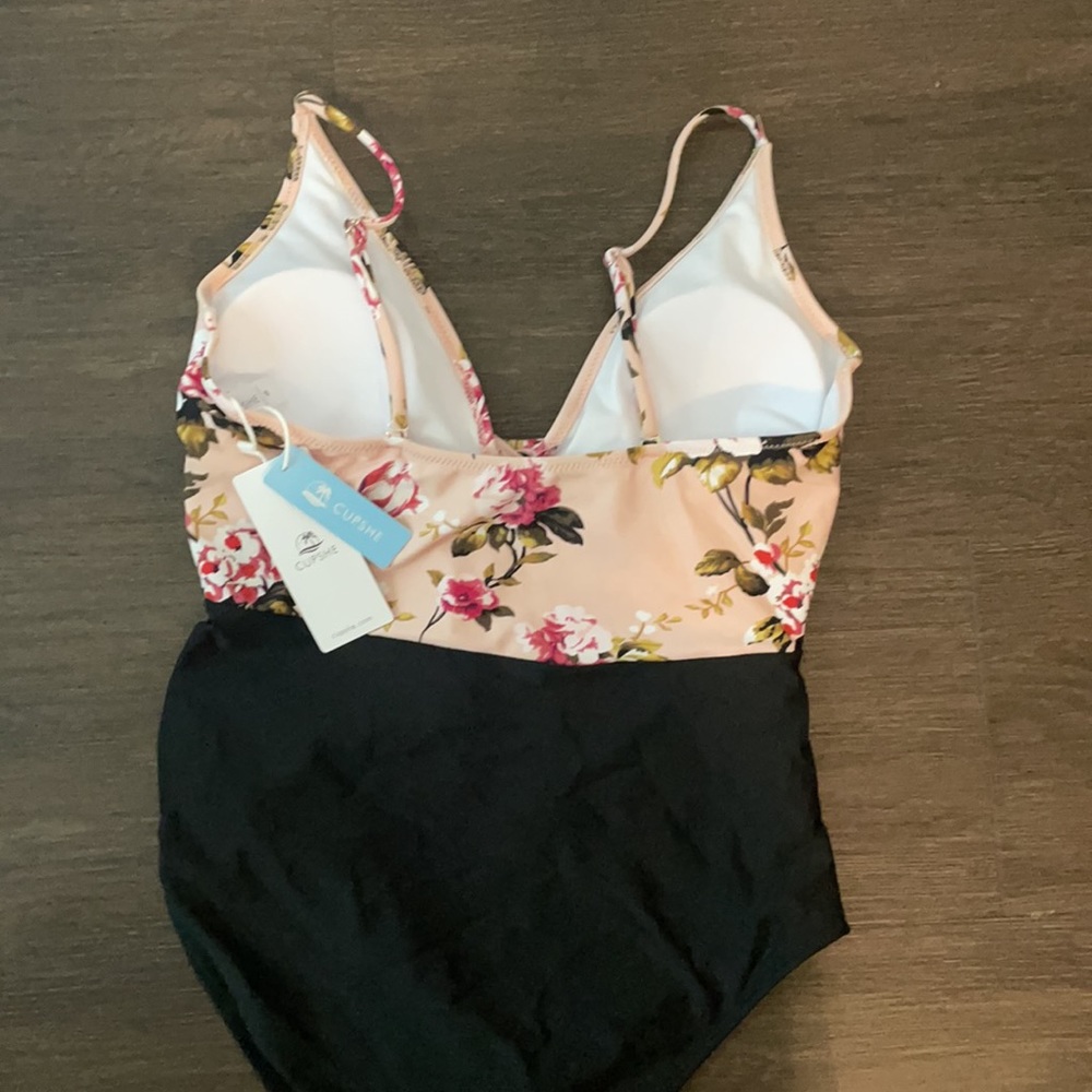 Bathing suit - Picture 2 of 2